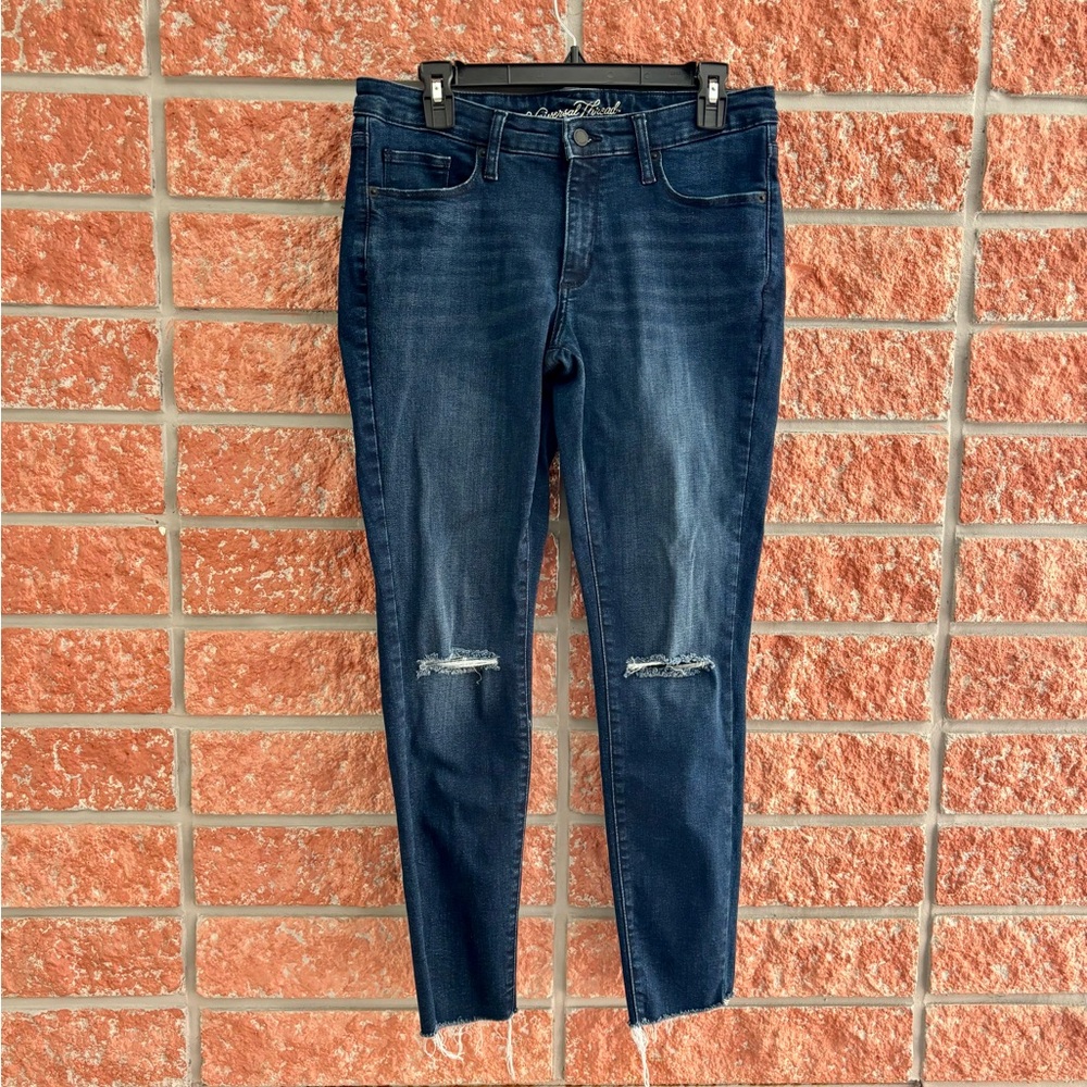 Universal thread mid rise jeans